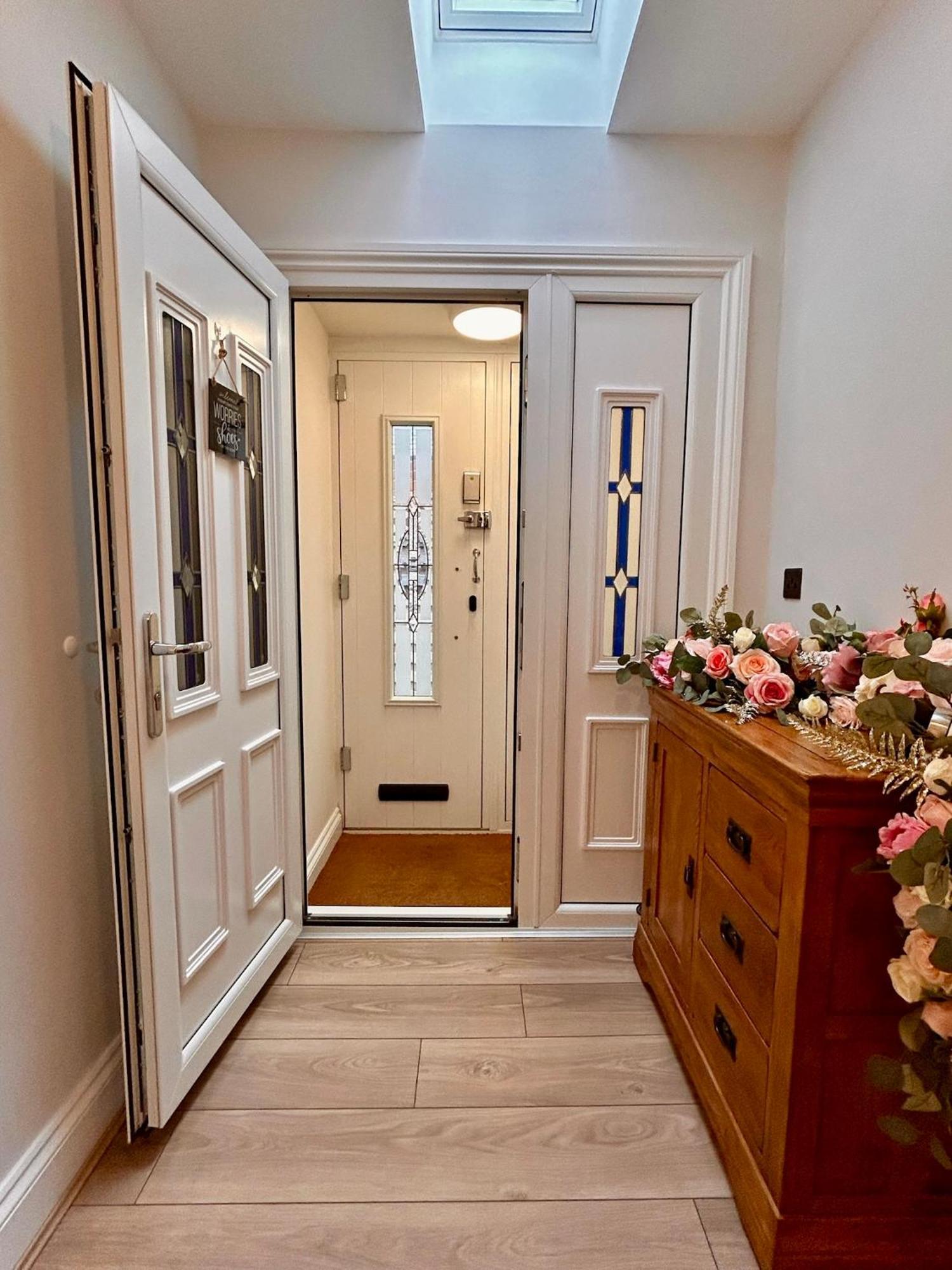 Nature Inspired Bungalow With 3 Rooms - 10 Mins From Manchester Airport Timperley Exterior photo